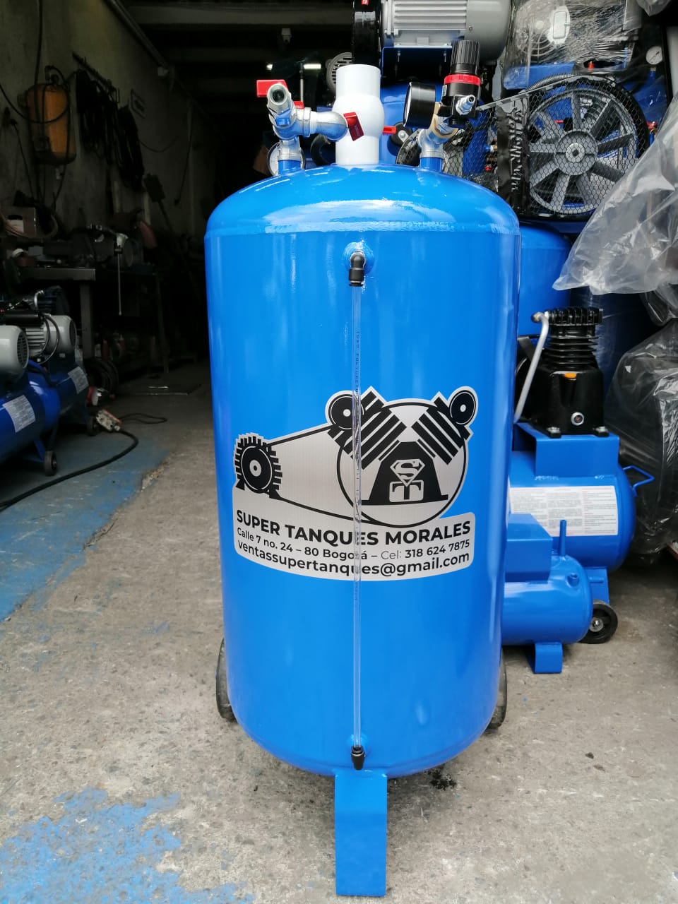 Sistema de espuma industrial con tanque integrado